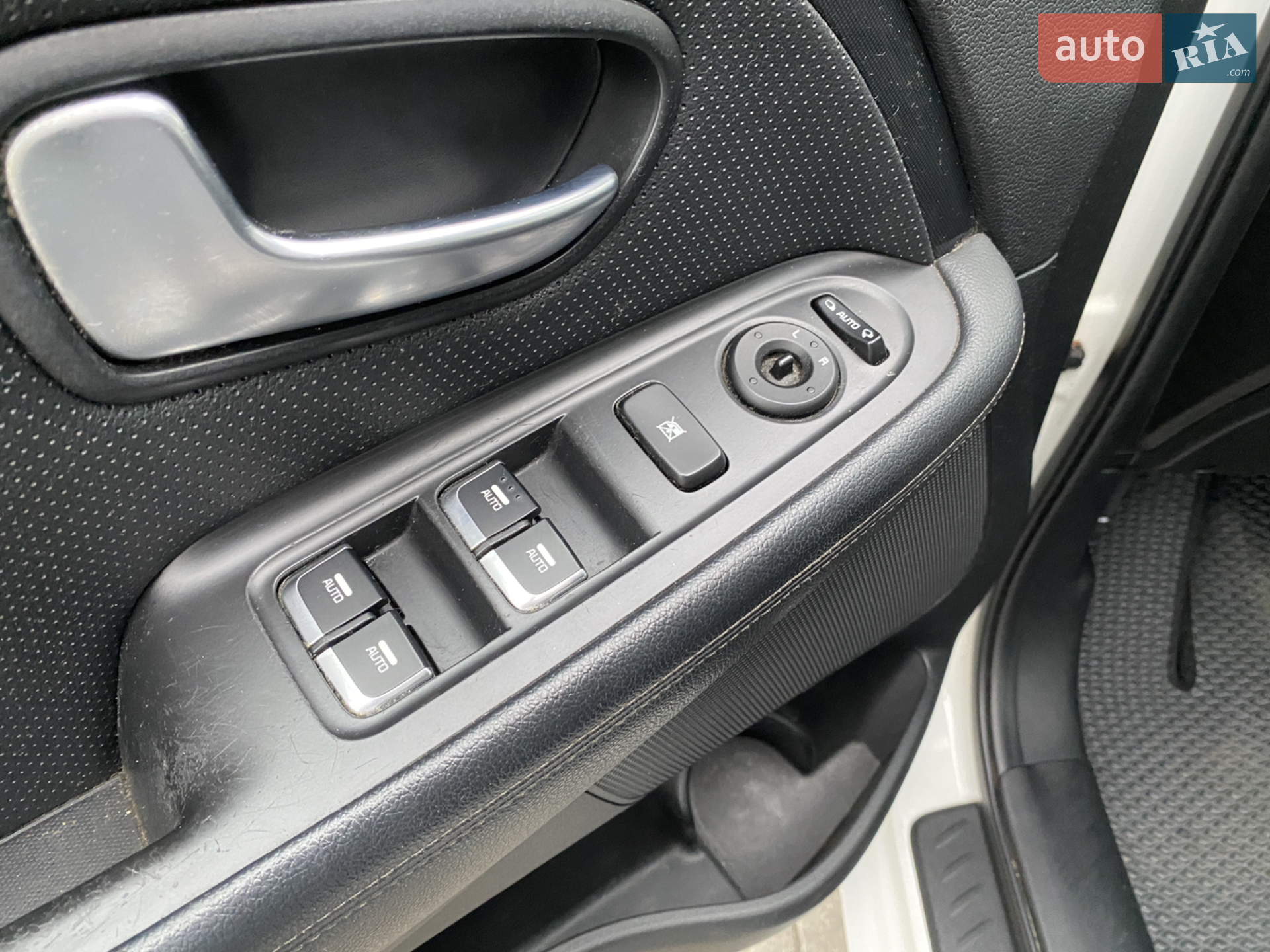 2013 Kia Carens - мініатюра 18