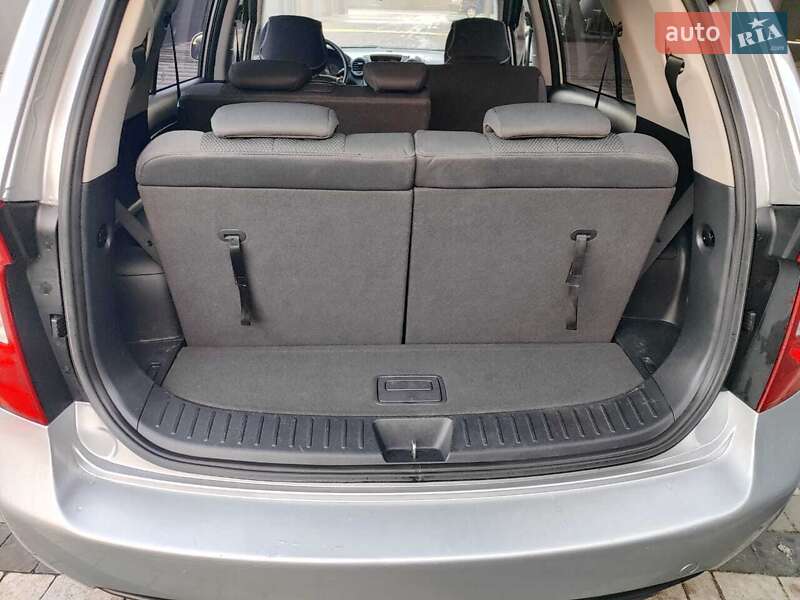 Минивэн Kia Carens 2007 в Львове фото 48 Минивэн Kia Carens 2007 в Львове