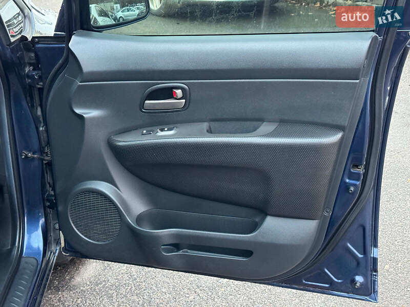 Минивэн Kia Carens 2007 в Виннице фото 21 Минивэн Kia Carens 2007 в Виннице