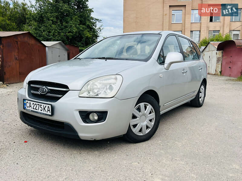 Минивэн Kia Carens 2008 в Белозерье