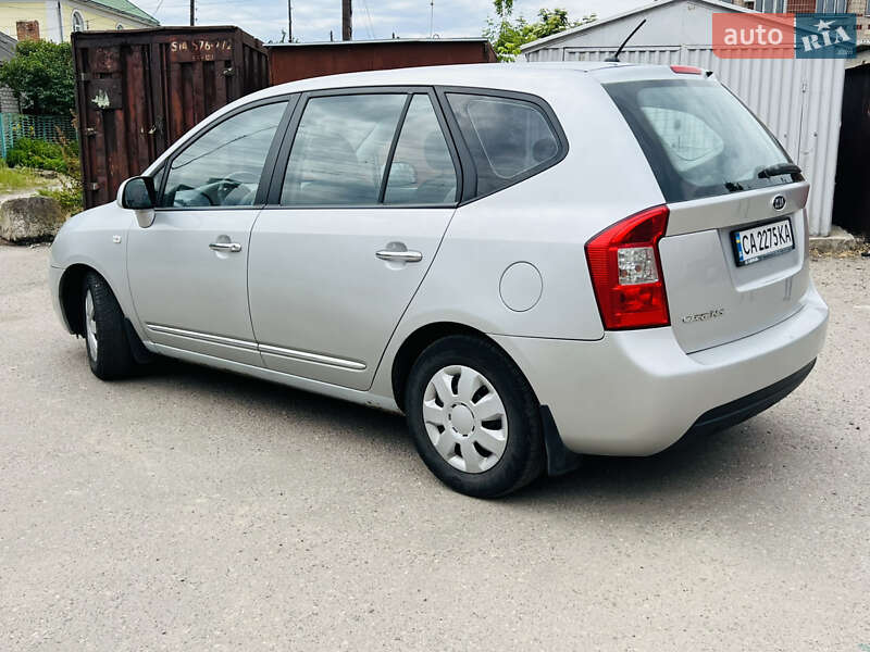 Минивэн Kia Carens 2008 в Белозерье