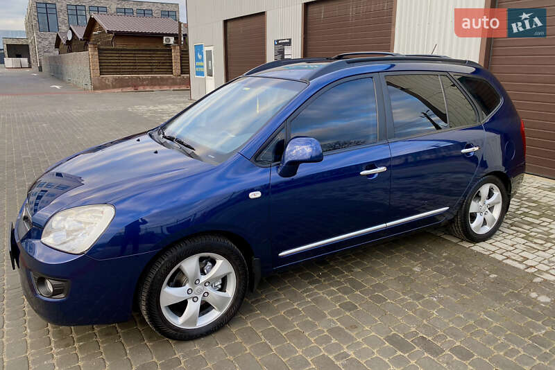 Минивэн Kia Carens 2008 в Житомире