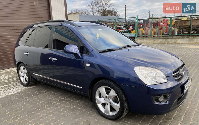 Минивэн Kia Carens 2008 в Житомире