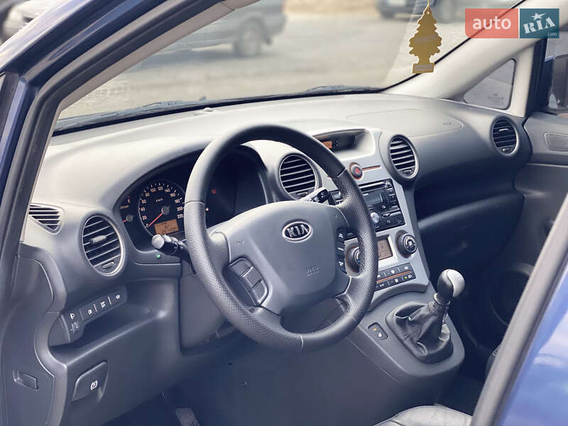 Минивэн Kia Carens 2008 в Житомире