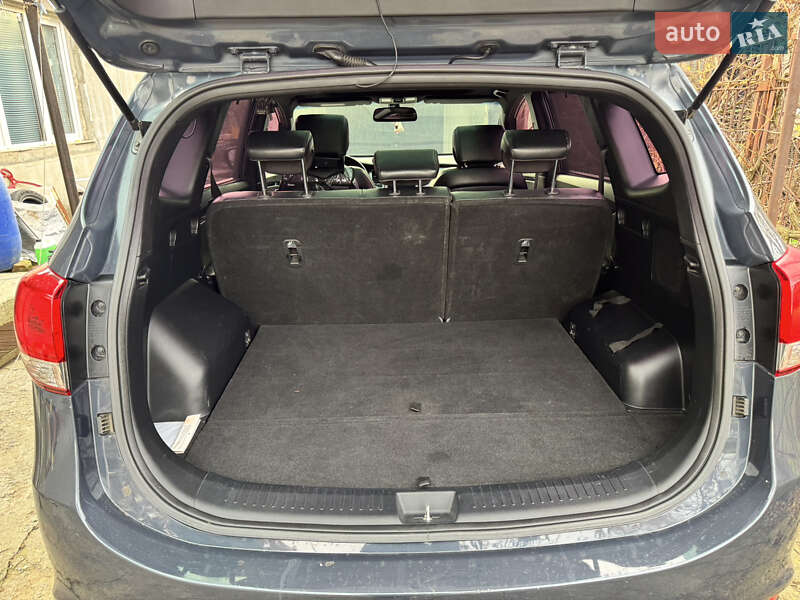 Микровэн Kia Carens 2013 в Фонтанке