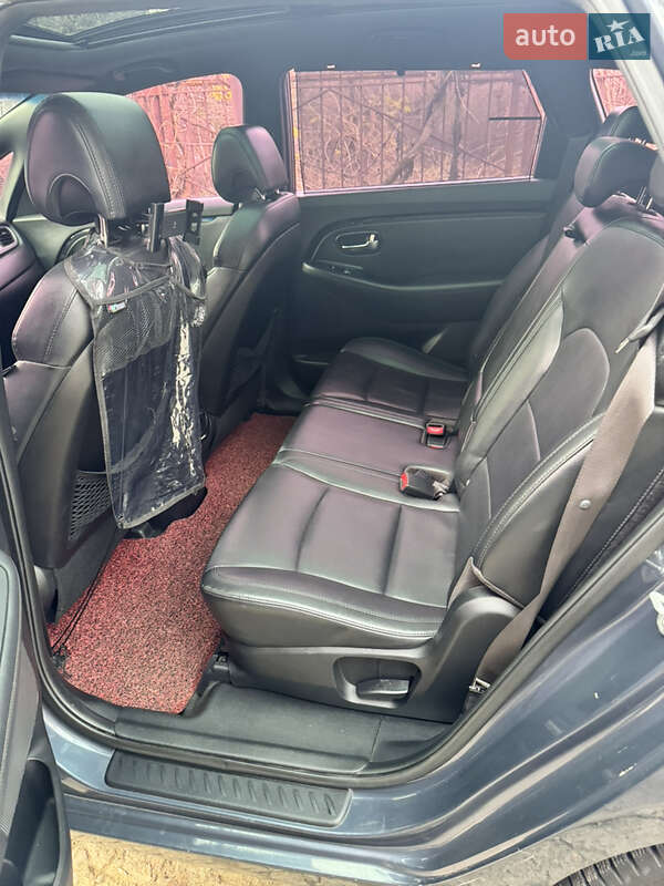 Микровэн Kia Carens 2013 в Фонтанке