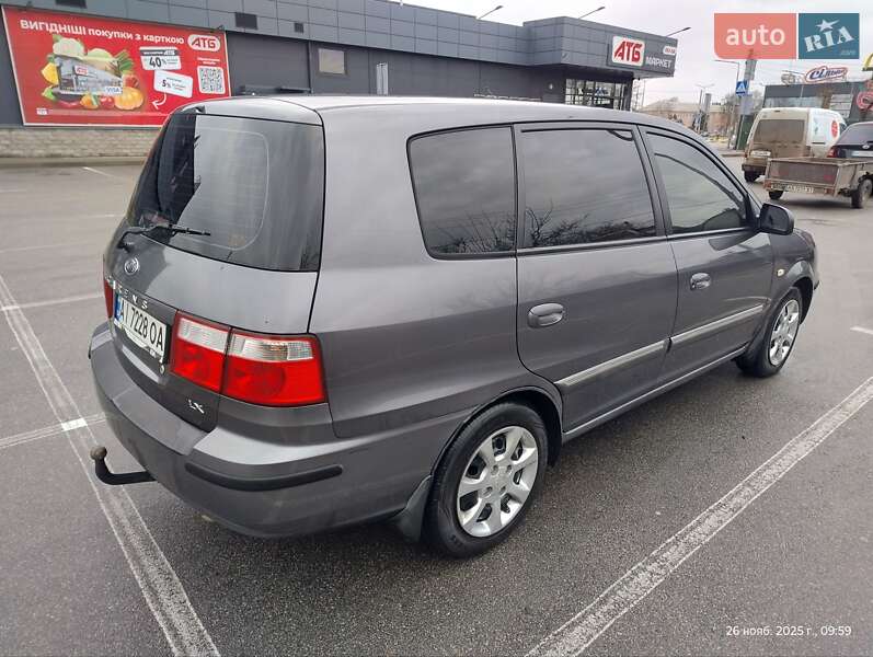 Минивэн Kia Carens 2006 в Киеве