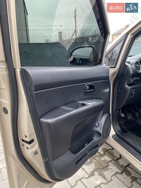 Минивэн Kia Carens 2008 в Староконстантинове