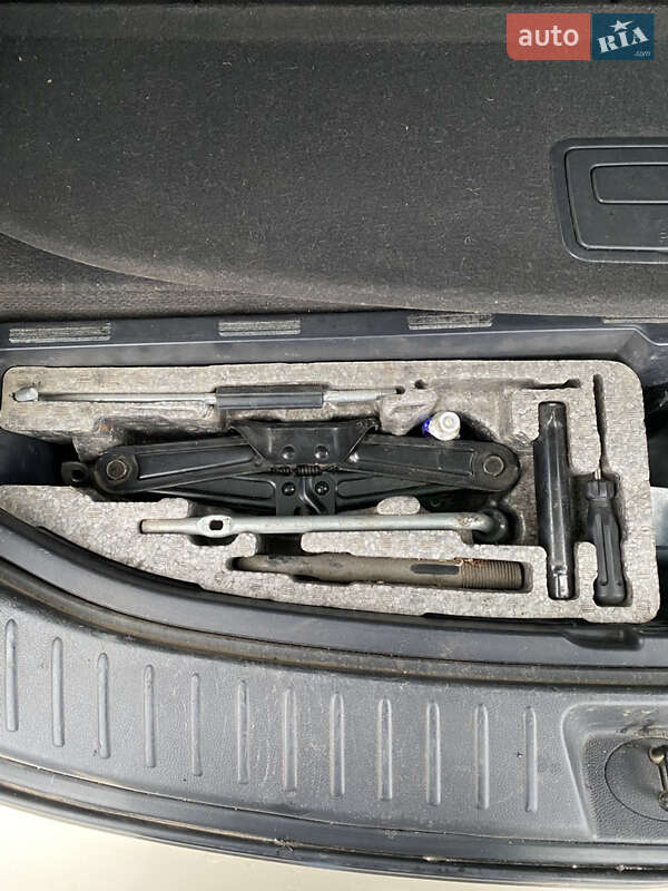 Минивэн Kia Carens 2008 в Староконстантинове