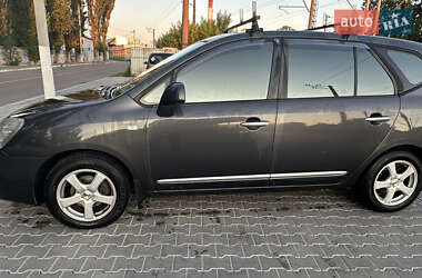Минивэн Kia Carens 2008 в Киеве