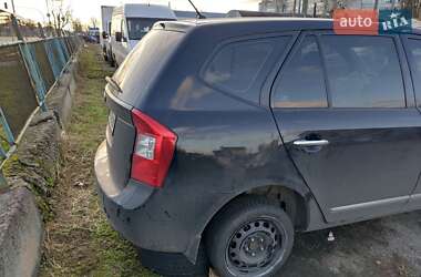 Минивэн Kia Carens 2008 в Киеве