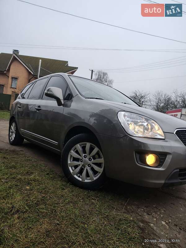 Kia Carens 2012