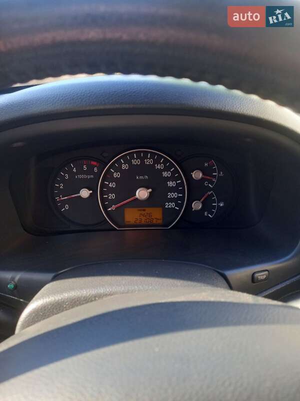 Мінівен Kia Carens 2008 в Львові