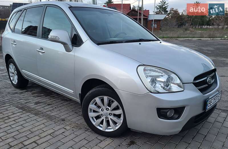 Микровэн Kia Carens 2010 в Николаеве