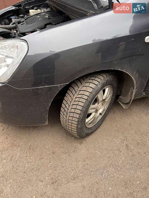 Мінівен Kia Carens 2008 в Києві