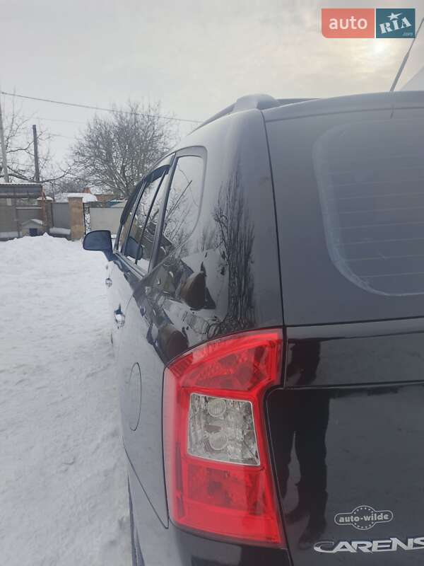 Минивэн Kia Carens 2007 в Борщеве