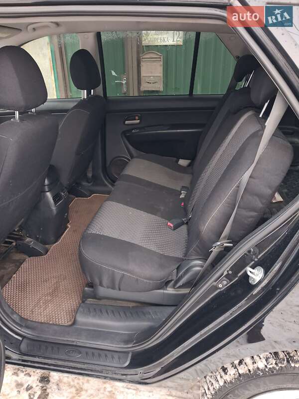 Мінівен Kia Carens 2008 в Києві фото 10 Мінівен Kia Carens 2008 в Києві