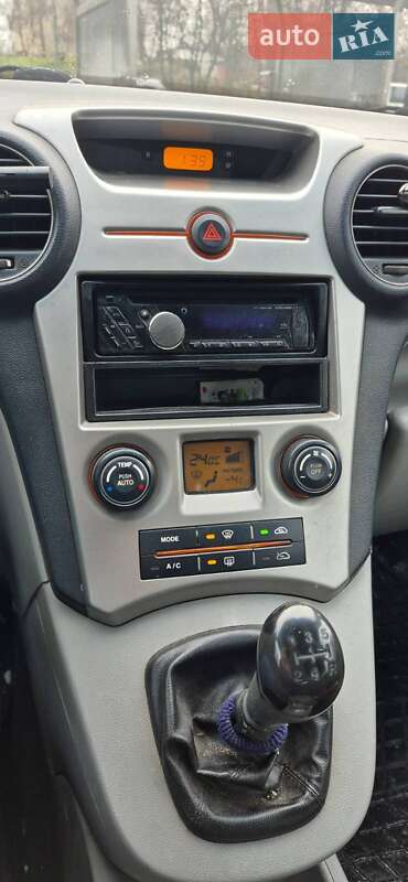 Минивэн Kia Carens 2008 в Днепре