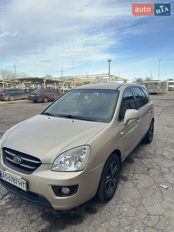 Минивэн Kia Carens 2008 в Краматорске