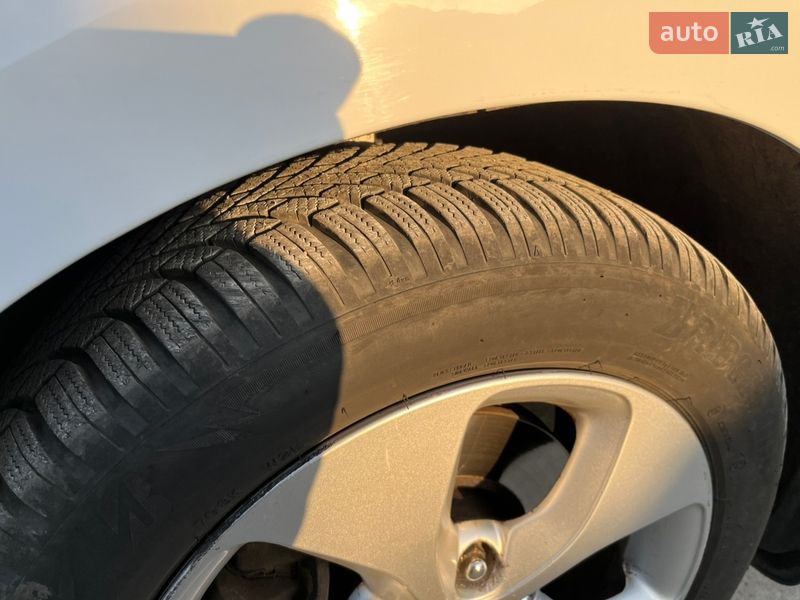 Мікровен Kia Carens 2013 в Коростені