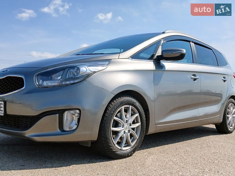 Kia Carens 2015