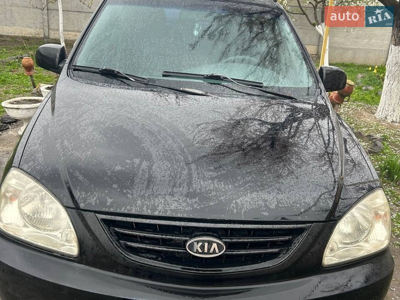 Kia Carens 2004