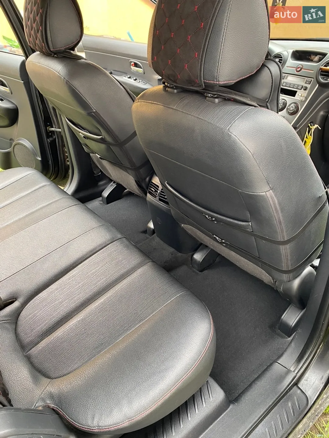 2010 Kia Carens - мініатюра 20