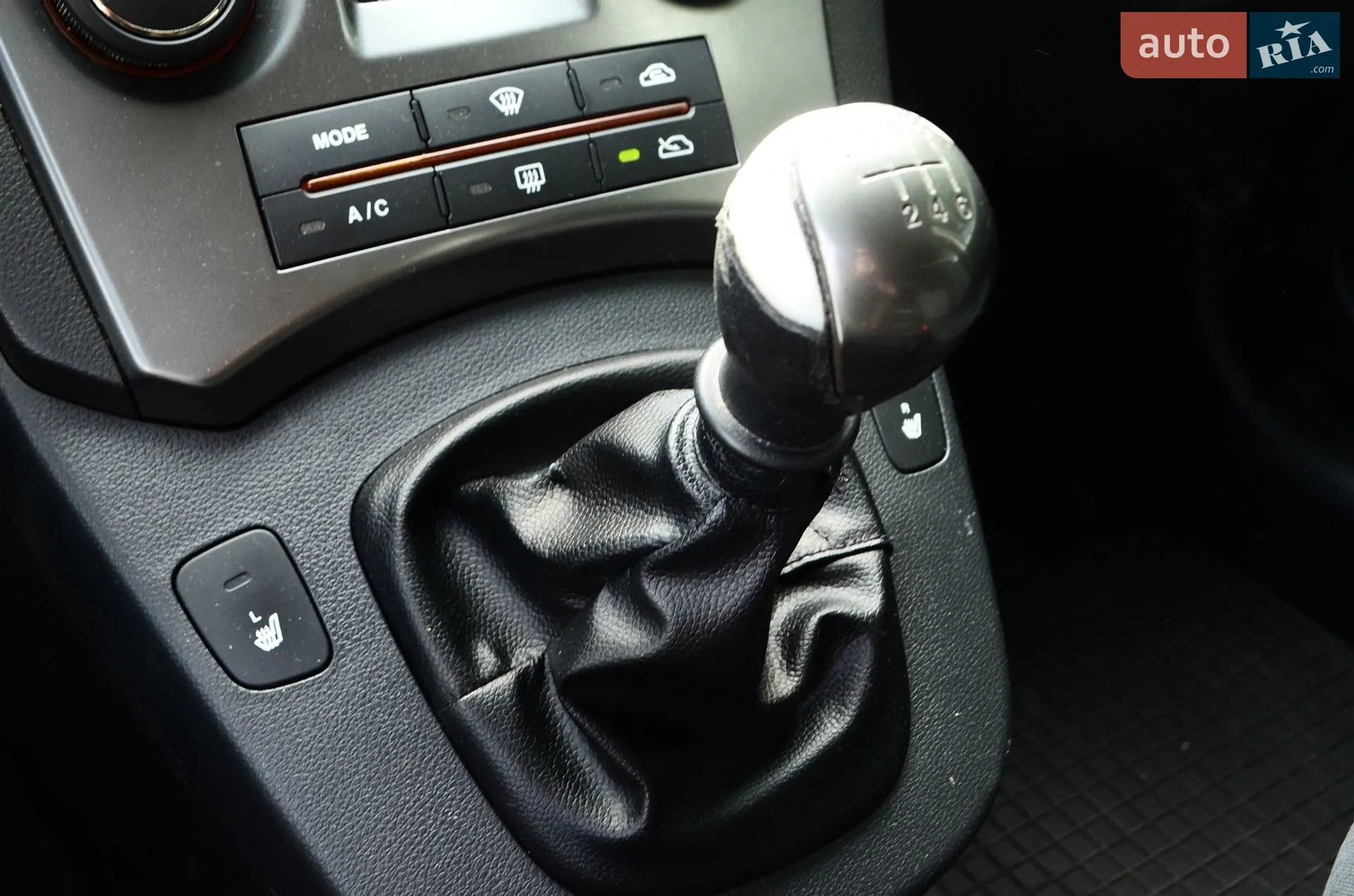 2011 Kia Carens - мініатюра 11