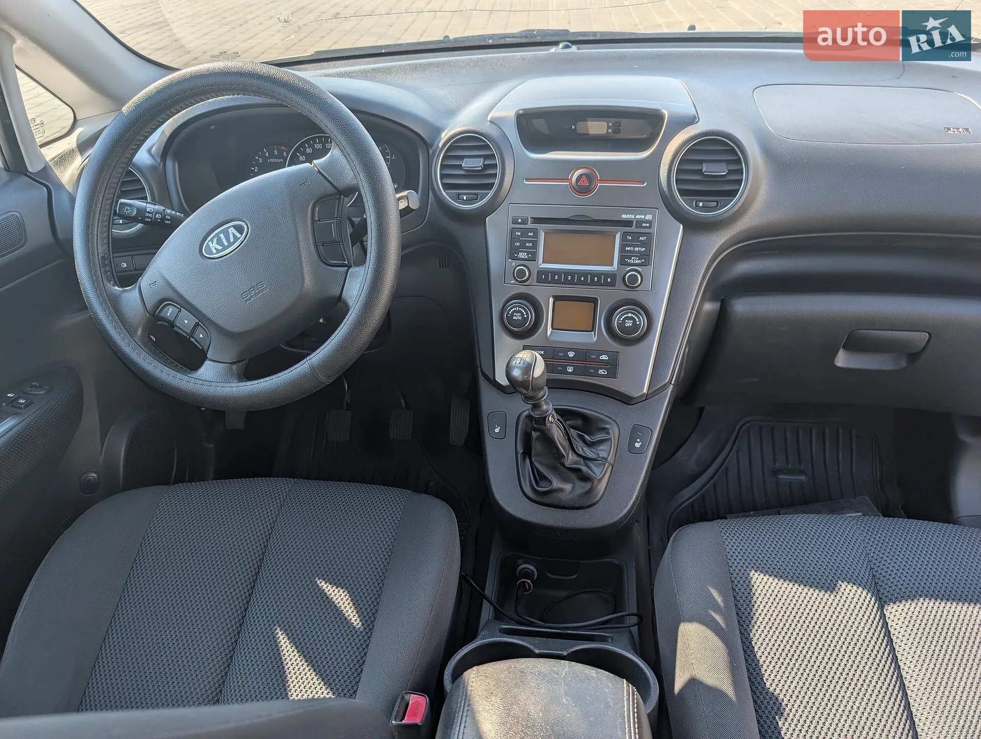 2010 Kia Carens - мініатюра 11
