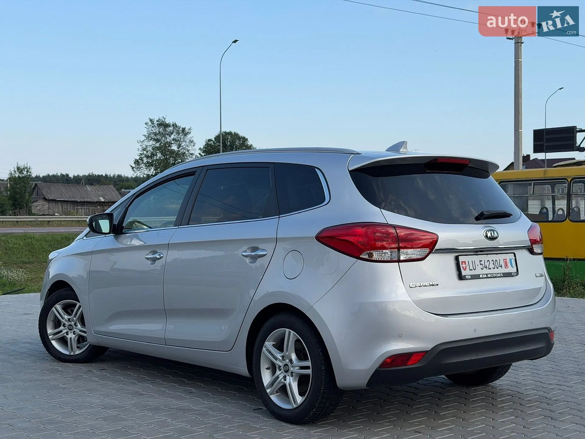 2015 Kia Carens - мініатюра 2
