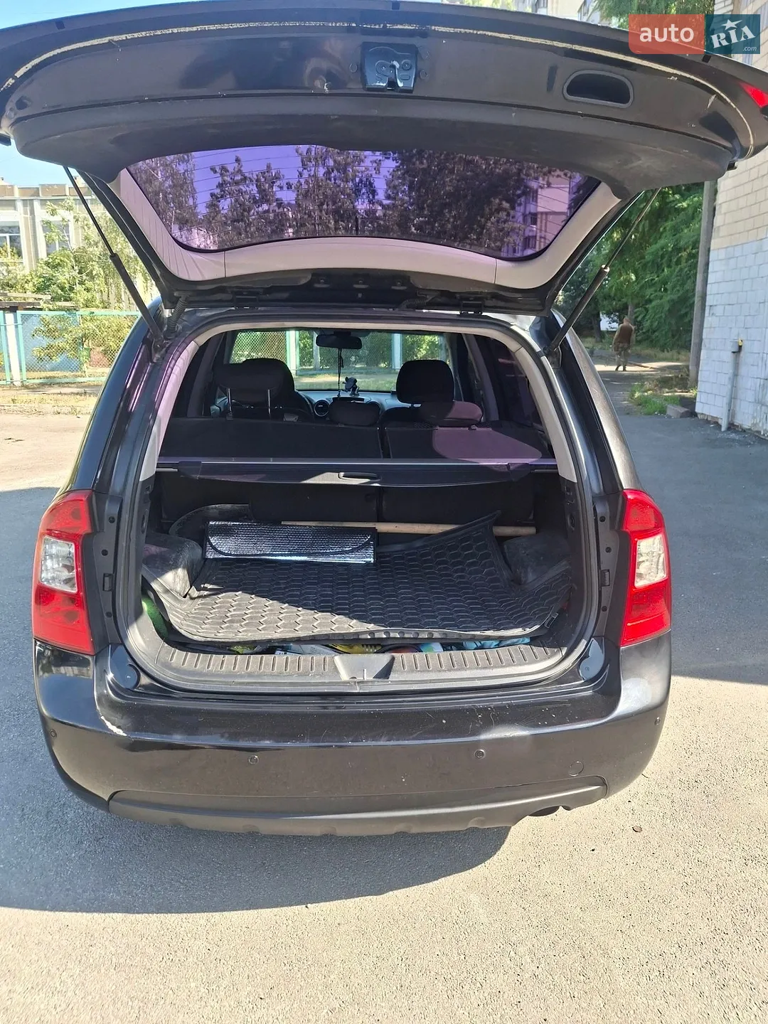 2010 Kia Carens - мініатюра 10