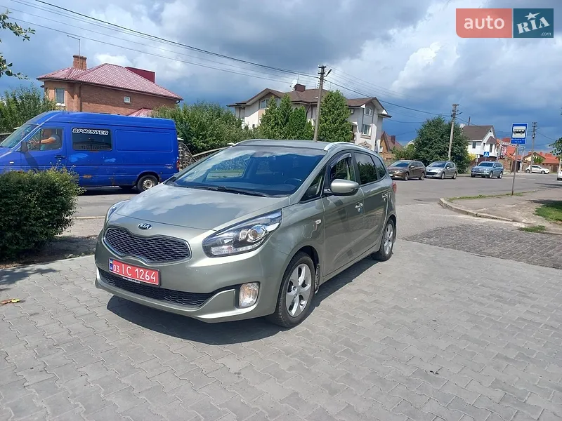 Kia Carens