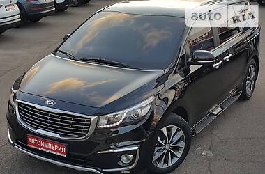 Мінівен Kia Carnival 2015 в 