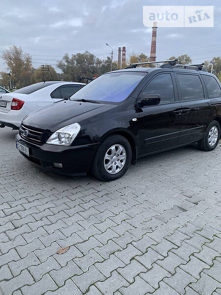 Минивэн Kia Carnival 2008 в Черновцах