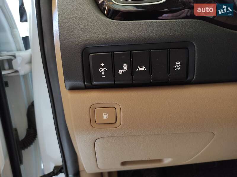 Минивэн Kia Carnival 2018 в Черновцах фото 30 Минивэн Kia Carnival 2018 в Черновцах