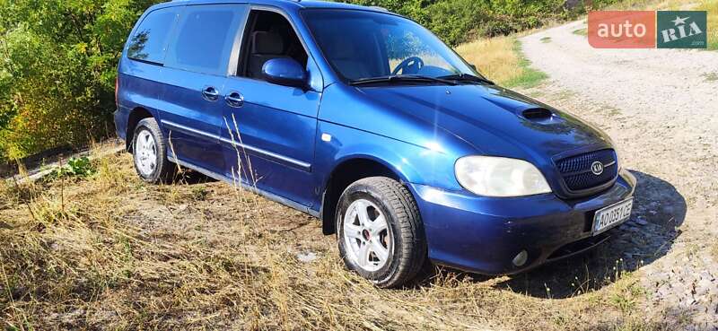 Минивэн Kia Carnival 2004 в Ужгороде