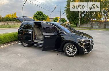 Минивэн Kia Carnival 2015 в Виннице