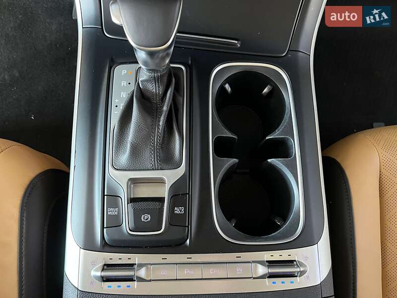 Мінівен Kia Carnival 2021 в Одесі