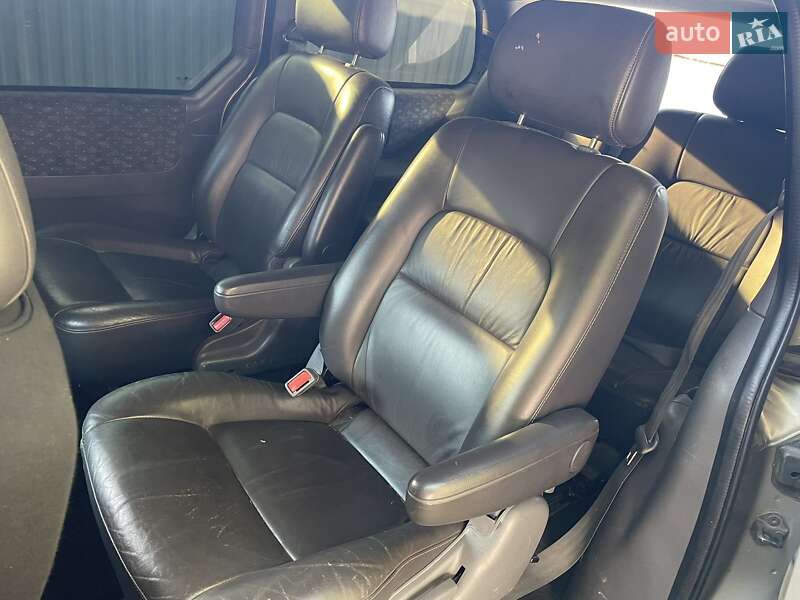 Минивэн Kia Carnival 1999 в Львове