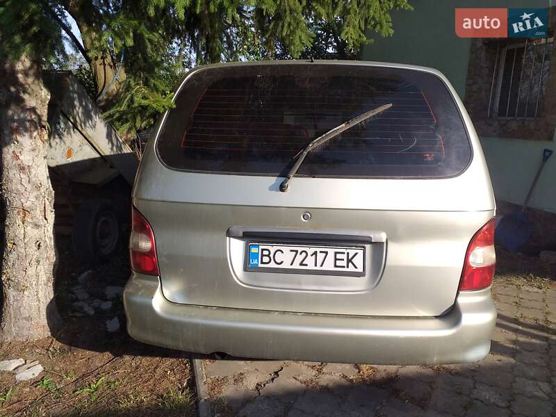 Минивэн Kia Carnival 1999 в Львове