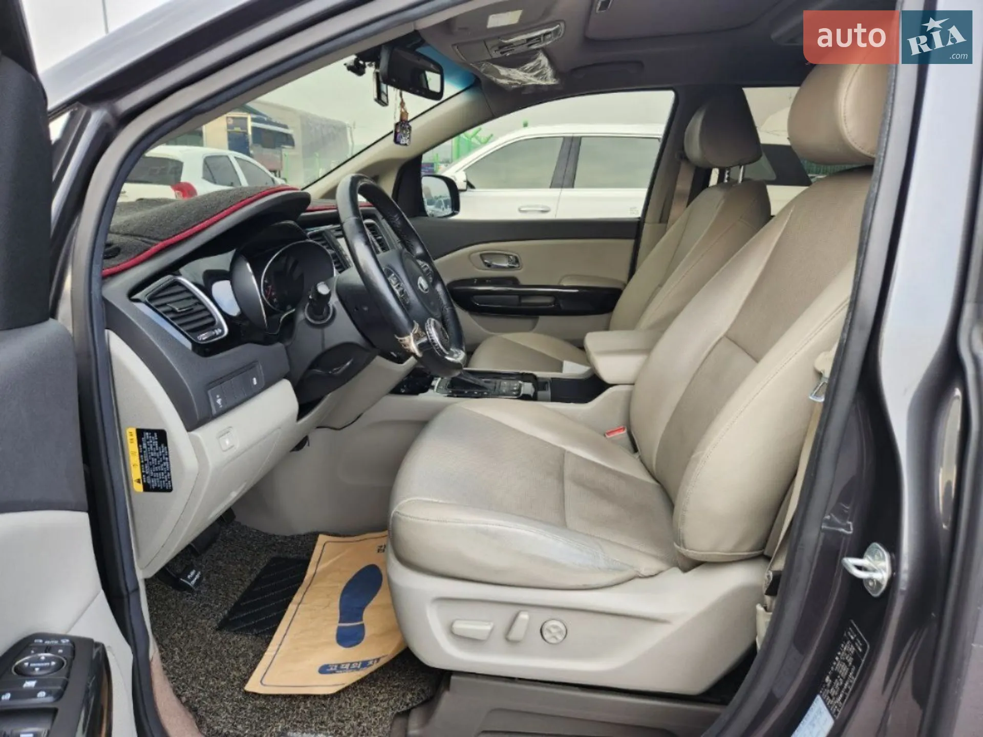 2016 Kia Carnival - мініатюра 14
