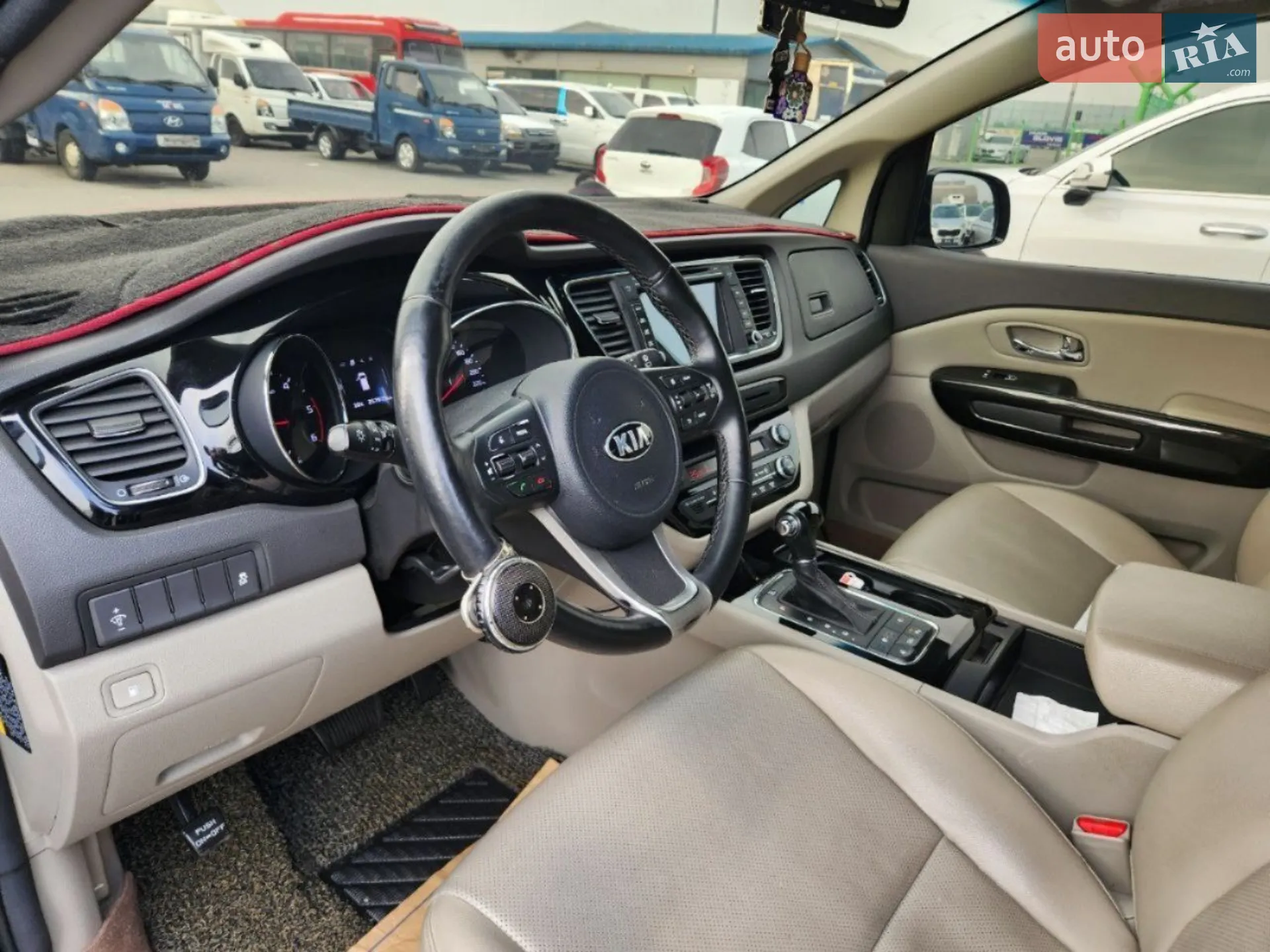 2016 Kia Carnival - мініатюра 17