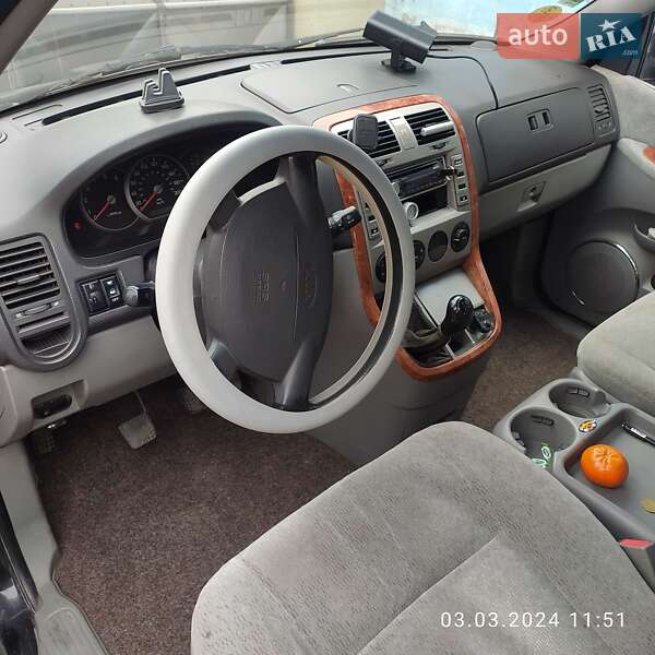 Мінівен Kia Carnival 2003 в Дніпрі фото 7 Мінівен Kia Carnival 2003 в Дніпрі