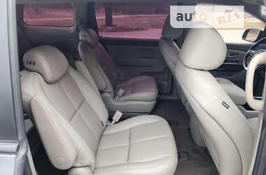 Минивэн Kia Carnival 2015 в Днепре