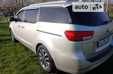 Мінівен Kia Carnival 2014 в Умані