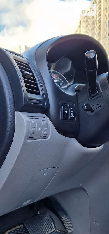 Мінівен Kia Carnival 2011 в Одесі