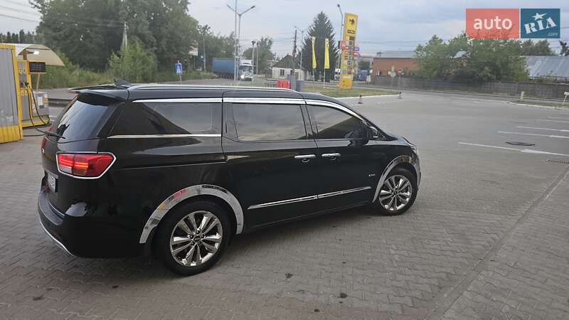 Минивэн Kia Carnival 2014 в Житомире