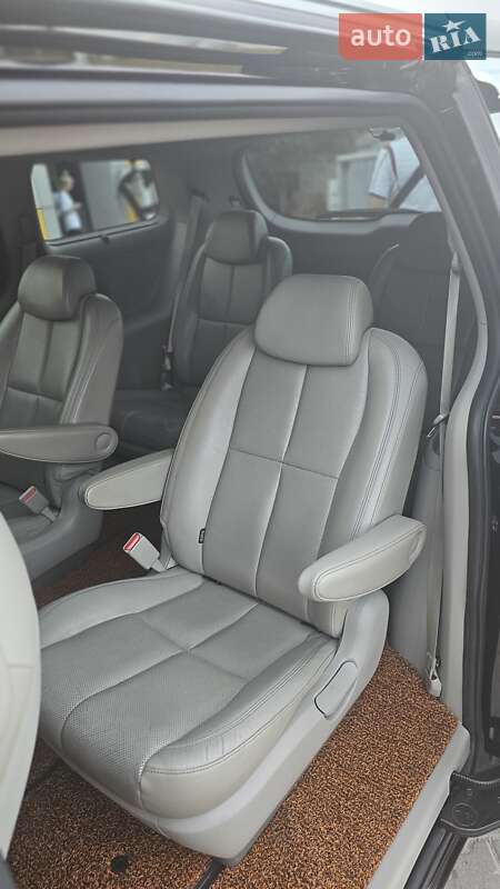 Минивэн Kia Carnival 2014 в Житомире