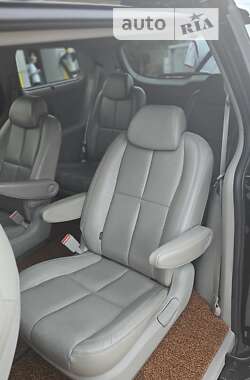 Минивэн Kia Carnival 2014 в Житомире