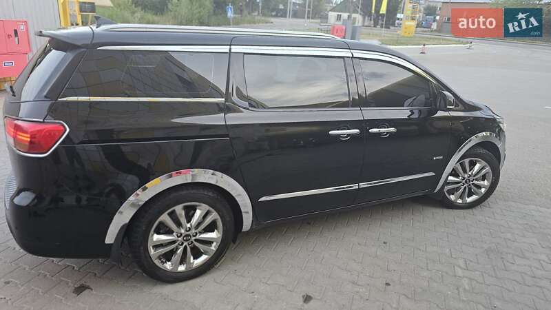 Минивэн Kia Carnival 2014 в Житомире